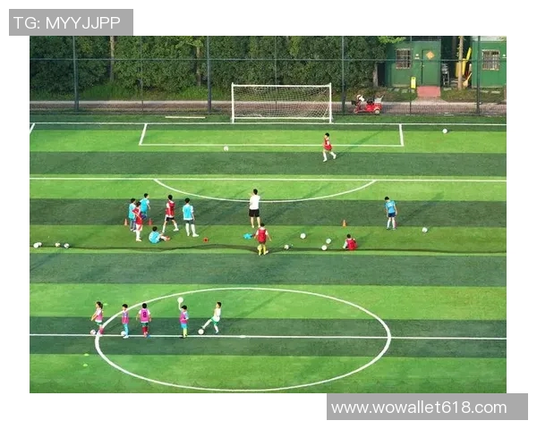 足球明星风采尽显全景图集带你领略绿茵场上的传奇瞬间与荣耀时刻 足球明星风采尽显全景图集带你领略绿茵场上的传奇瞬间与荣耀时刻